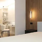 Terme House Renovated 2br Townhouse With Terrace, Historic Centre 올비아