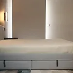 Terme House Renovated 2br Townhouse With Terrace, Historic Centre 아파트