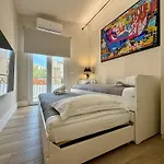 아파트 Terme House Renovated 2br Townhouse With Terrace, Historic Centre