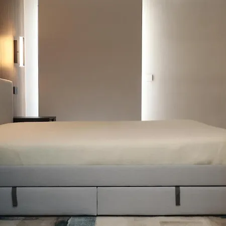 Terme House Renovated 2br Townhouse With Terrace, Historic Centre Apartamento