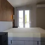 Апартаменти Terme House Renovated 2br Townhouse With Terrace, Historic Centre Ольбія