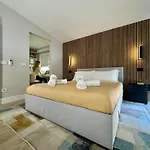 شقة Terme House Renovated 2br Townhouse With Terrace, Historic Centre *