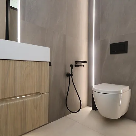 Апартаменти Terme House Renovated 2br Townhouse With Terrace, Historic Centre Ольбія