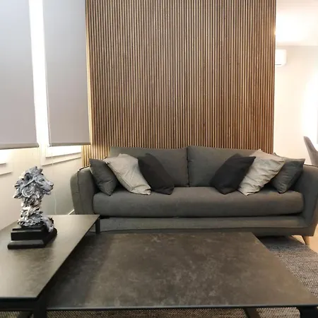 Luxurious Big Townhouse - Large Terrace - Historical Centre - Highest Quality - Fully Equipped - Renovated Apartment Olbia