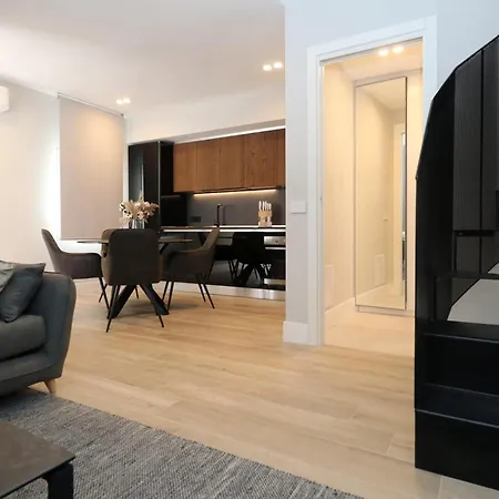 Luxurious Big Town House - Large Terrace - Historical Centre - High Quality - Fully Equipped - Renovated 奧爾比亞