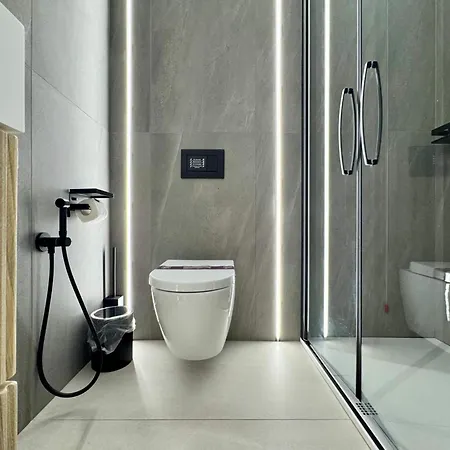 Апартаменти Terme House Renovated 2br Townhouse With Terrace, Historic Centre