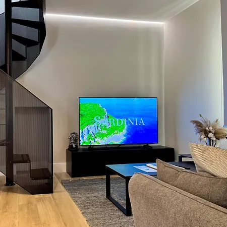 Terme House Renovated 2br Townhouse With Terrace, Historic Centre Ольбія