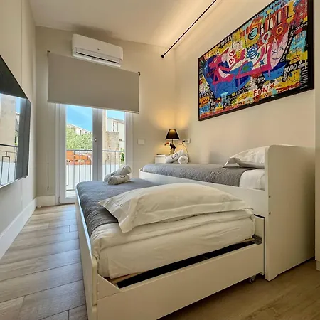 Апартаменти Terme House Renovated 2br Townhouse With Terrace, Historic Centre