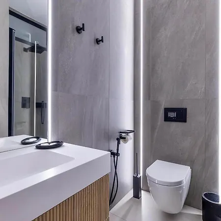 Апартаменти Terme House Renovated 2br Townhouse With Terrace, Historic Centre Ольбія
