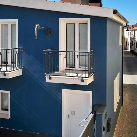 Terme House Renovated 2br Townhouse With Terrace, Historic Centre Апартаменти *