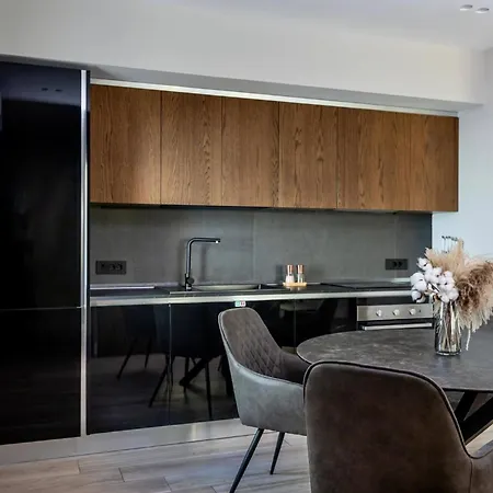 Terme House Renovated 2br Townhouse With Terrace, Historic Centre Ольбія