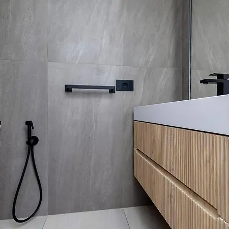 Luxurious Big Town House - Large Terrace - Historical Centre - High Quality - Fully Equipped - Renovated 奧爾比亞