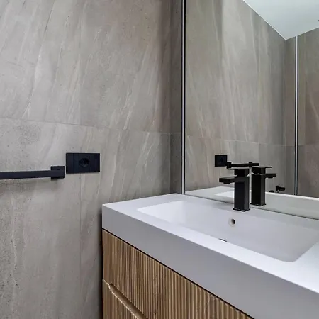 Luxurious Big Town House - Large Terrace - Historical Centre - High Quality - Fully Equipped - Renovated