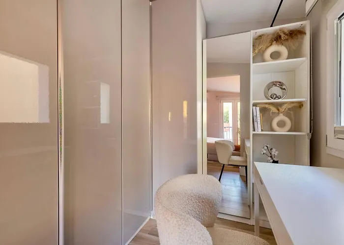 Luxurious Big Town House - Large Terrace - Historical Centre - High Quality - Fully Equipped - Renovated Apartment *