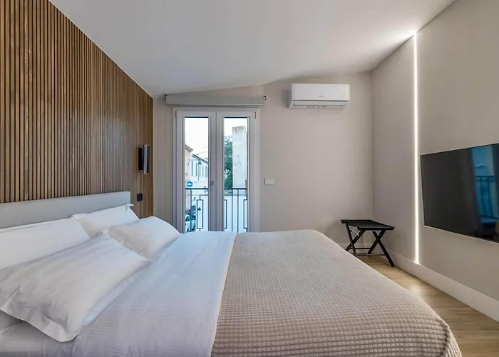 Luxurious Big Town House - Large Terrace - Historical Centre - High Quality - Fully Equipped - Renovated Apartment Olbia